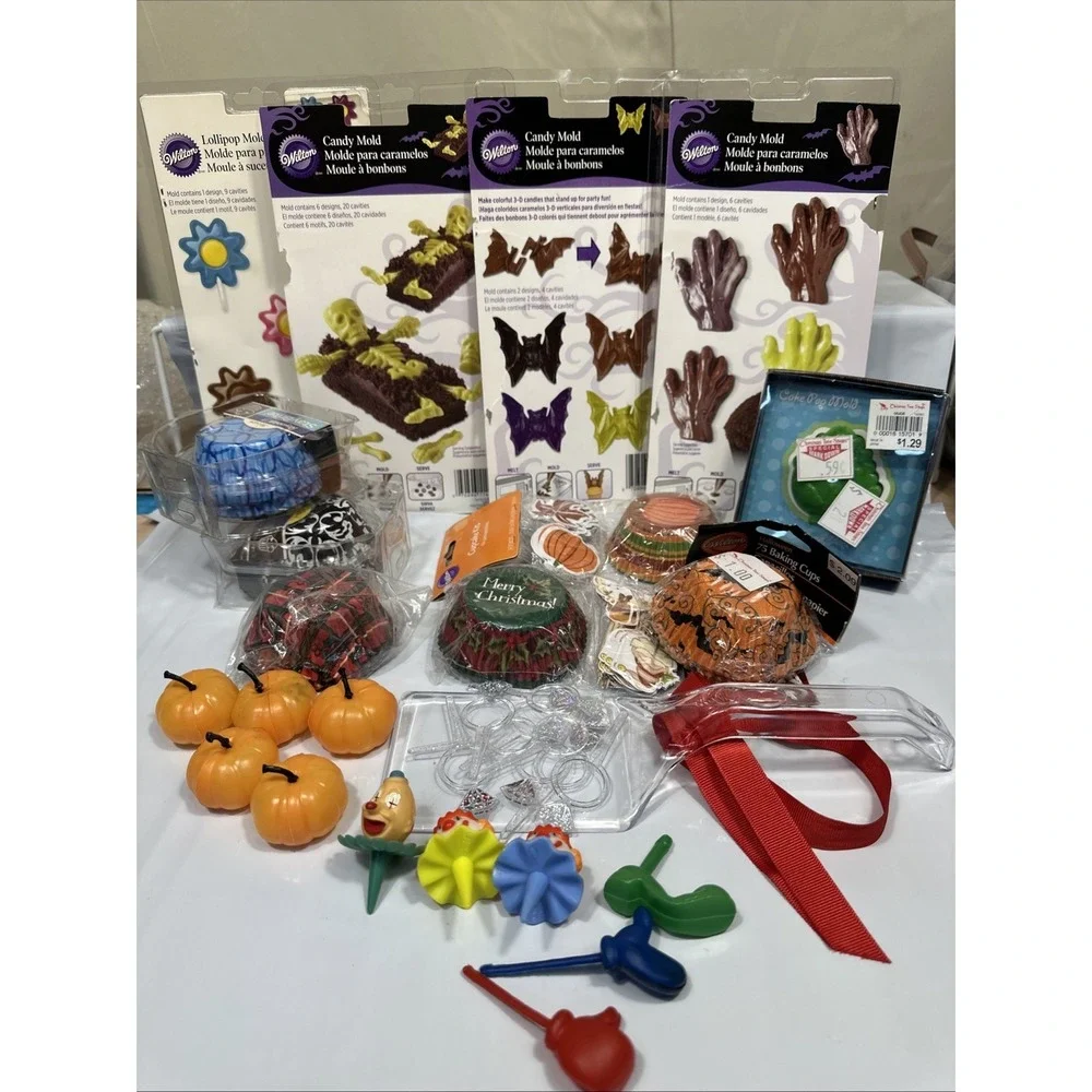 Lot Of Candy‎ And Baking Items Molds, Halloween Christmas Vintage Clowns 25 Lot